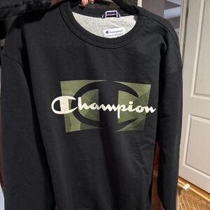 Black Men’s Champion Crewneck Sweater